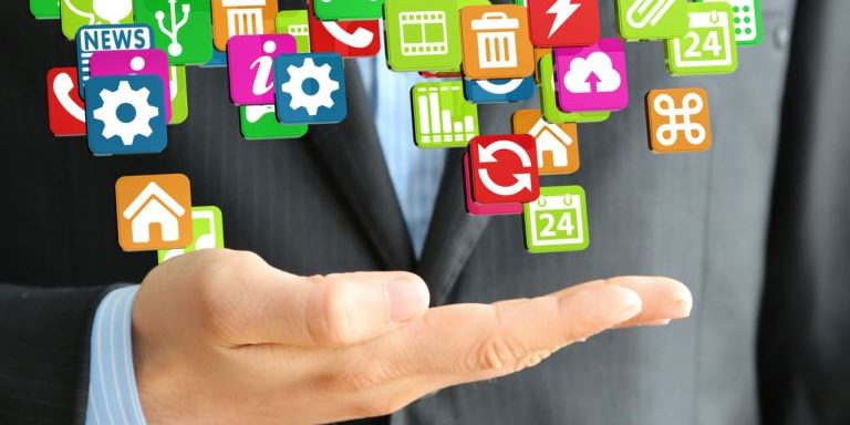 Digital signage yazılımı, medya içerikleri oynatabilen ve ekran yönetimi sağlayabilen bir yönetim sistemidir