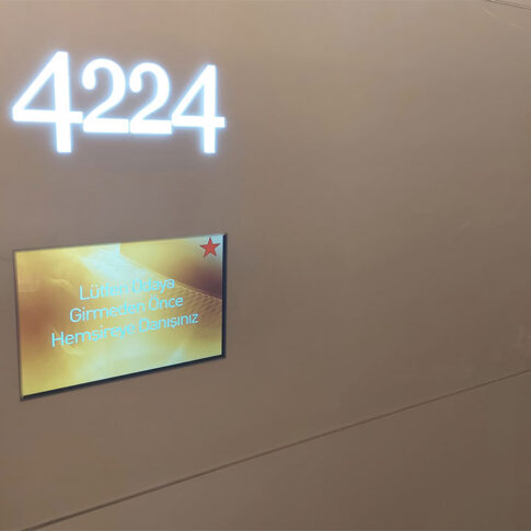 Acibadem-Hastanesi-Maslak-Doktor-Kapi-Bilgilendirme-Ekranlari-5