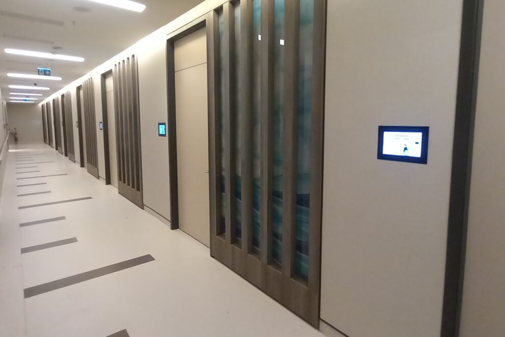 Acibadem-Hastanesi-Taksim-Doktor-Kapi-Bilgilendirme-Ekranlari-5