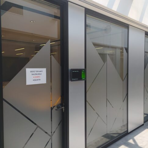 Assan-Aluminyum-Toplantı-Odasi-Bilgilendirme-Ekranlari-2