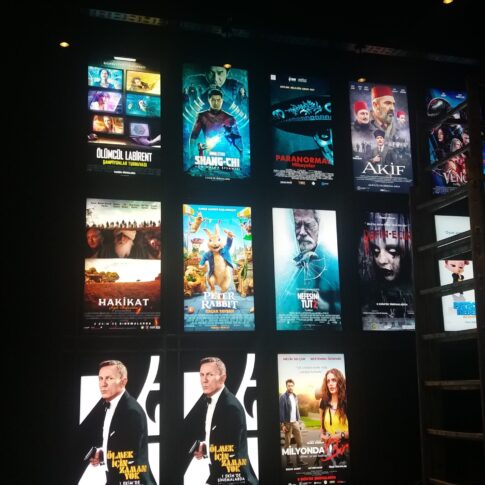 Lara-Sinemaları-Videowall-2