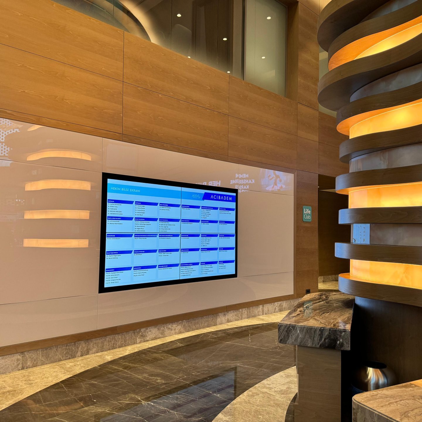 Acibadem Adana Hastanesi Doktor Kapi Bilgilendirme Ekranlari