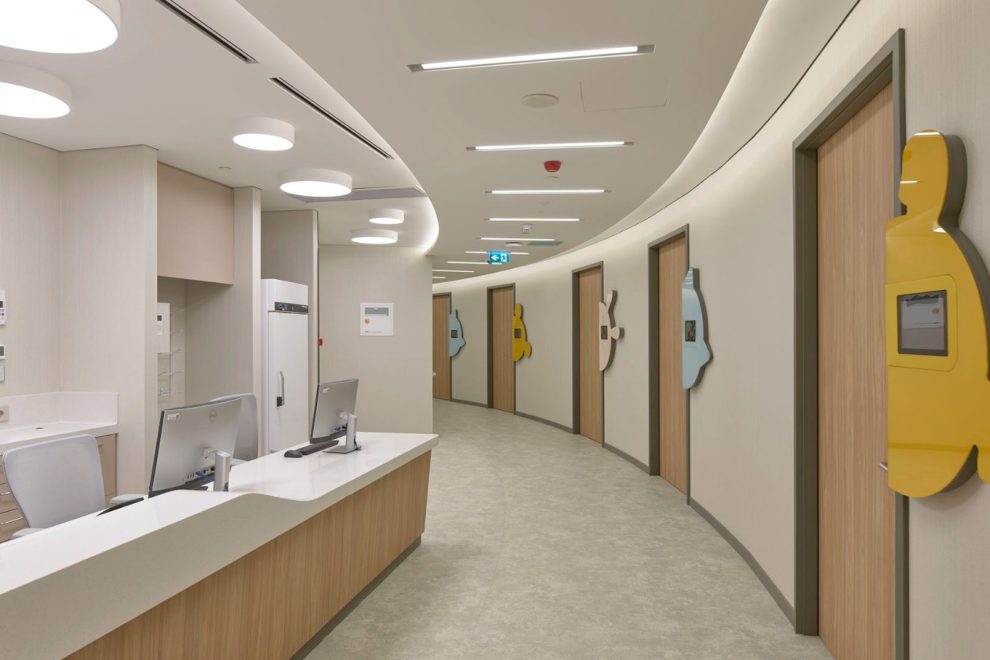 Acibadem Kartal Hastanesi Doktor Kapi Bilgilendirme Ekranlari